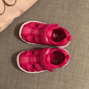 Stride Rite pink sneaker 6